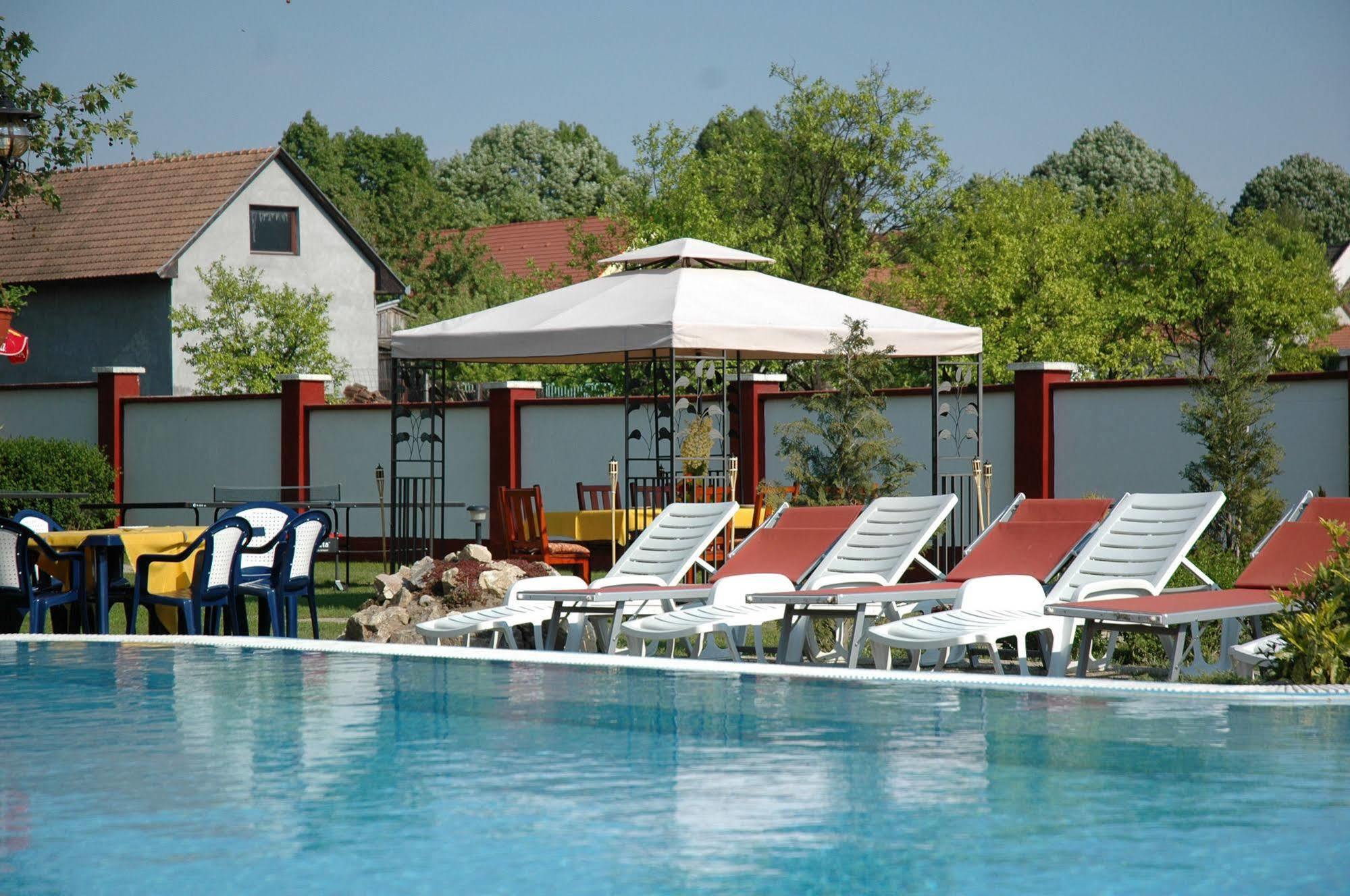 Piknik Wellness Hotel Siófok Zewnętrze zdjęcie